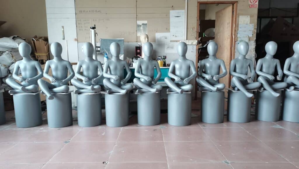 Types of Mannequins for Retail Stores 3 上传404